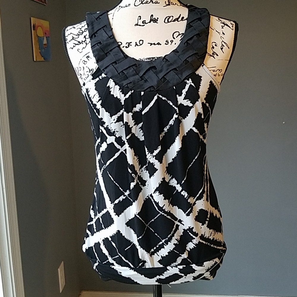HEART SOUL Top Sz S Sleeveless Top